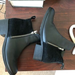 🌟SOLD🌟Cougar Ankle Boots